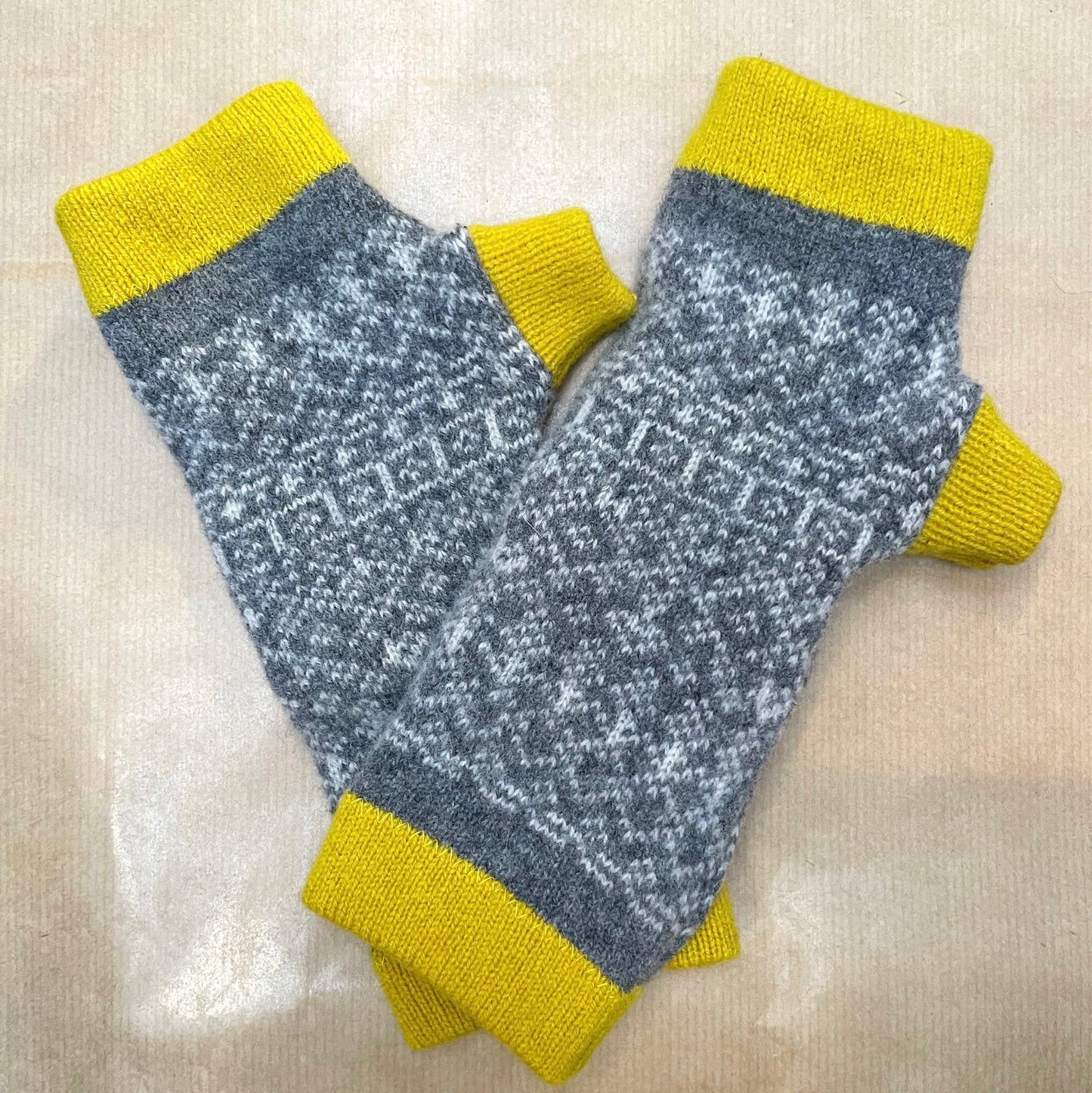 Fair Isle Fingerless Mittens with Thumbs image 8