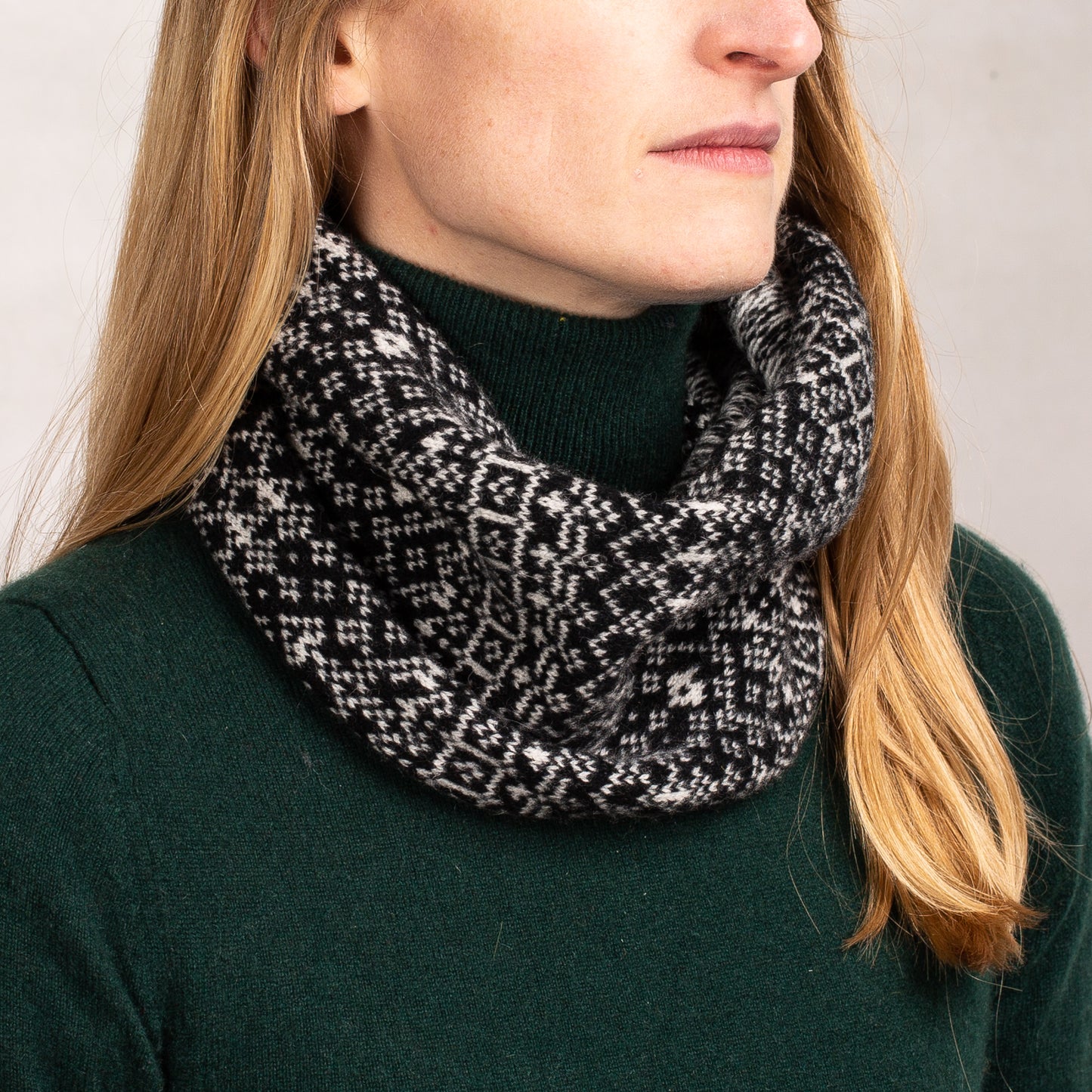 Christmas Stock- Fair Isle Snood image 11