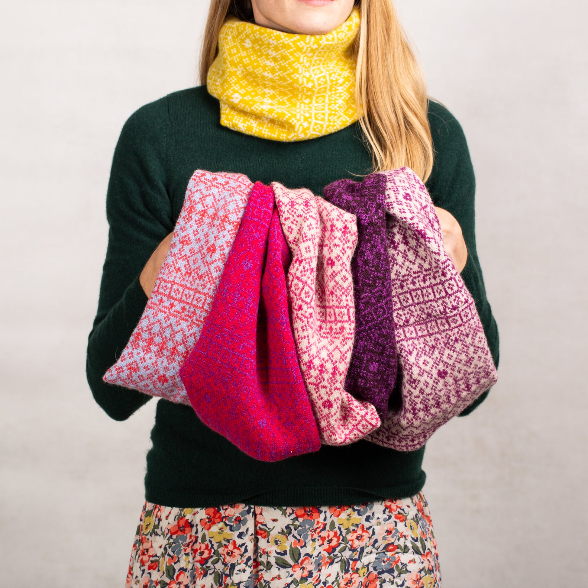 Christmas Stock- Fair Isle Snood image 0